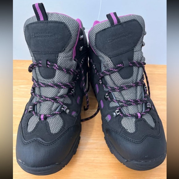 Women’s Winter Boots - Picture 2 of 5